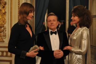 Chic-----Marina-Hands--Laurent-Stocker-et-Fanny-Ardant.gif