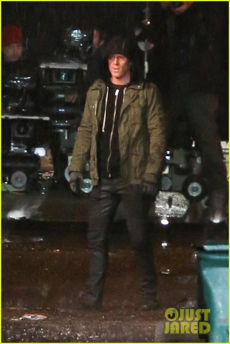 ryan-reynolds-gets-down-dirty-on-deadpool-movie-set-01