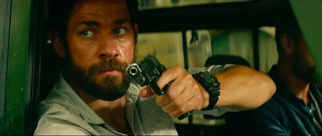 Deux trailers (green band et red band) pour le musclé 13 Hours de Michael Bay