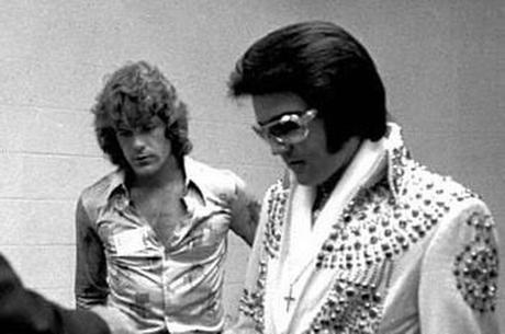 Jerry Schilling et Elvis Presley