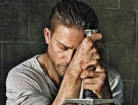 King Arthur : Charlie Hunnam s'exprime sur le film de Guy Ritchie King Arthur : Charlie Hunnam s'exprime sur le film de Guy Ritchie