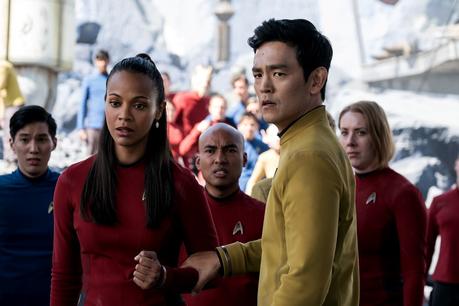 Uhura (Zoe Saldana) et Hikaru Sulu (John Cho)