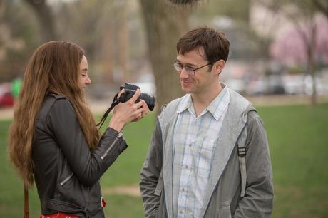 Lindsay Mills (Shailene Woodley) et Edward Snowden (Joseph Gordon-Levitt)