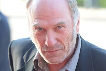Ted Levine rejoint le casting de Jurassic World 2 signé Juan Antonio Bayona Ted Levine rejoint le casting de Jurassic World 2 signé Juan Antonio Bayona