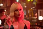 [TRAILER VF] ATOMIC BLONDE : CHARLIZE THERON SE LA JOUE JOHN WICK !