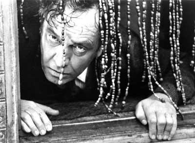 Cirque en révolte Man_on_a_tightrope_Kazan