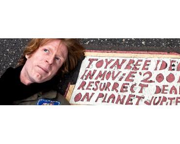 Resurrect Dead : The Mystery of the Toynbee Tiles