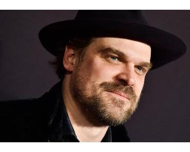 David Harbour aux côtés de Chris Hemsworth pour le thriller Dhaka produit par Netflix ?